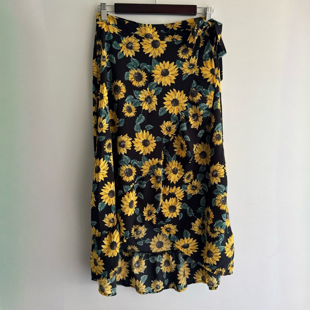 Yellow and green floral midi wrap skirt #floral #midi